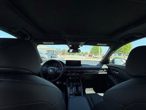 Used 2025 Honda Accord Sport image 6