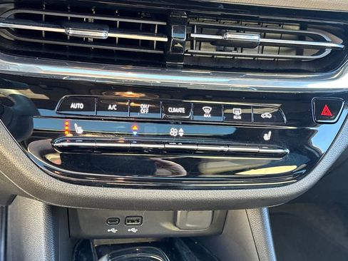 Used 2024 Buick Envista Avenir image 23