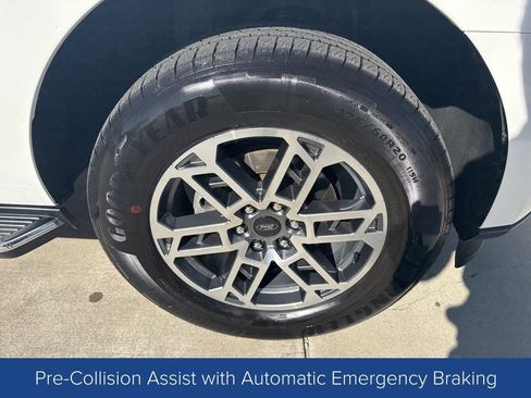 Used 2020 Ford Expedition XLT w/ Equipment Group 202A image 9