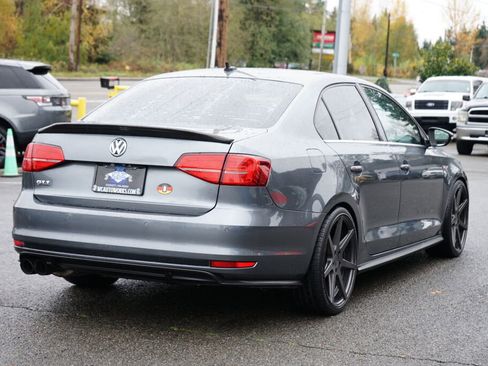 Used 2017 Volkswagen Jetta GLI image 5