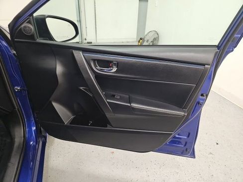 Used 2018 Toyota Corolla SE image 38