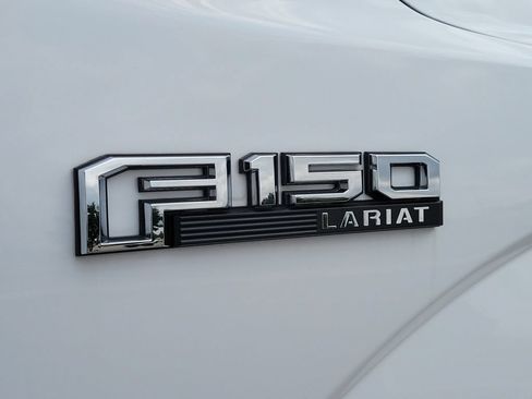 Used 2016 Ford F150 Lariat w/ Equipment Group 502A Luxury AWD/4WD image 6