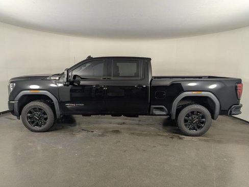 Used 2025 GMC Sierra 2500 AT4 w/ Technology Package image 5