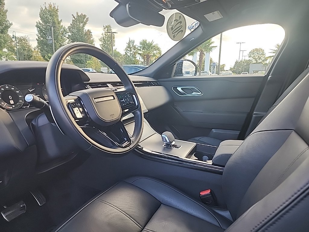 Certified 2025 Land Rover Range Rover Velar Dynamic SE AWD/4WD image 11