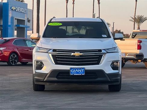 Used 2023 Chevrolet Traverse LT image 9