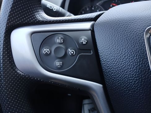 Used 2024 GMC Terrain SLE w/ Driver Convenience Package AWD/4WD image 19