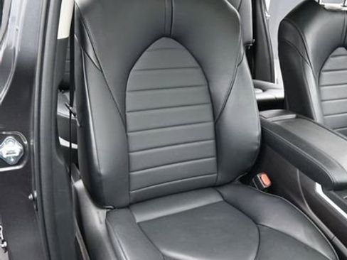 Used 2022 Toyota Highlander XLE image 18