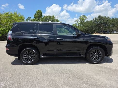 Used 2023 Lexus GX 460 Premium w/ Premium Package AWD/4WD image 2