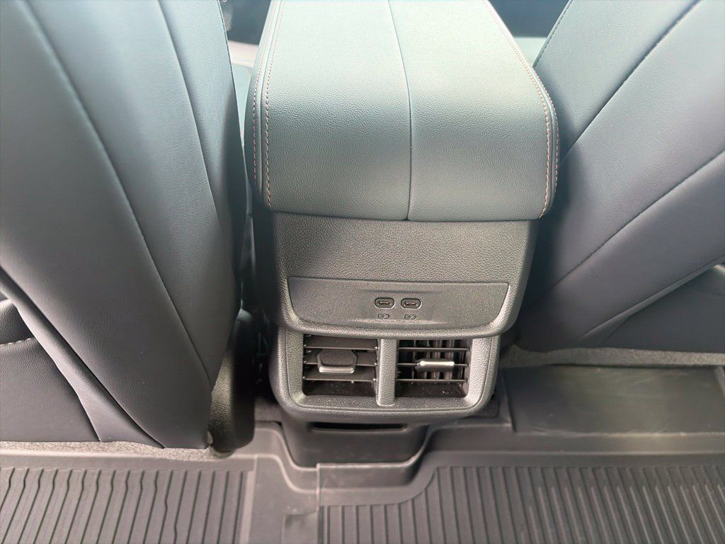 New 2027 GMC Terrain AT4 w/ Technology Package II AWD/4WD image 13