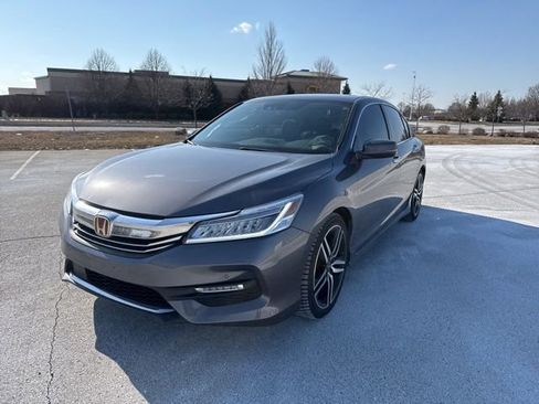 Used 2016 Honda Accord Touring image 2