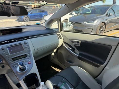 Used 2015 Toyota Prius Two FWD image 11