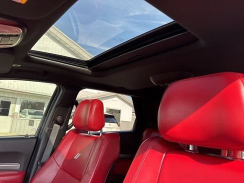 Used 2019 Dodge Durango R/T w/ Technology Group AWD/4WD image 2