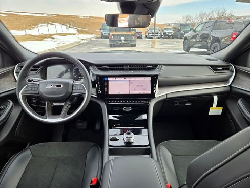 New 2026 Jeep Grand Cherokee L 4WD image 16