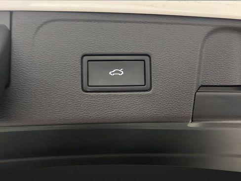 Used 2023 Volkswagen Atlas SEL AWD/4WD image 31