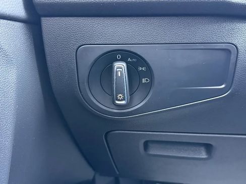 Used 2022 Volkswagen Tiguan SE image 14