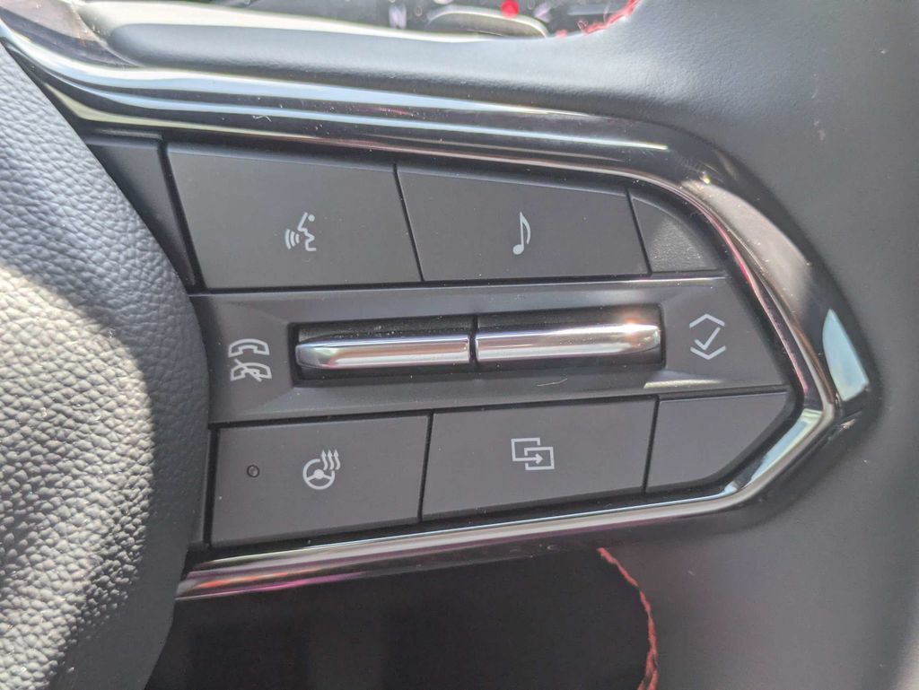 Used 2026 Chevrolet Traverse RS FWD image 28