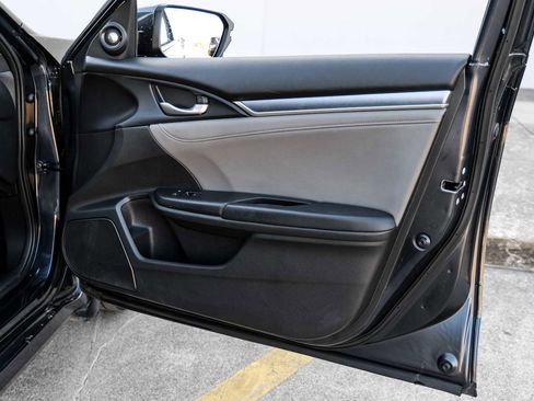 Used 2016 Honda Civic Touring image 43