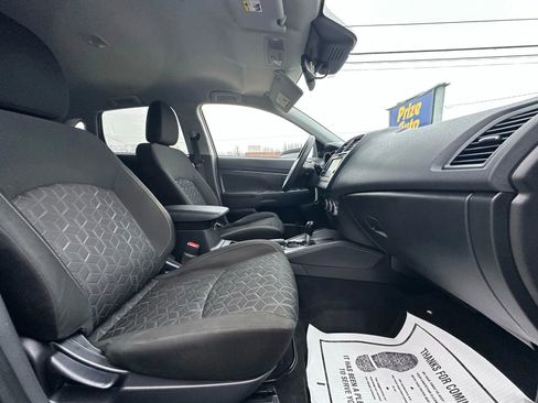 Used 2023 Mitsubishi Outlander Sport S Sport Utility 4D image 16