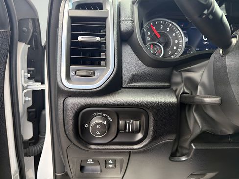 Used 2026 RAM 1500 Laramie AWD/4WD image 30