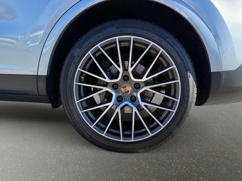 Used 2021 Porsche Cayenne S AWD/4WD image 16