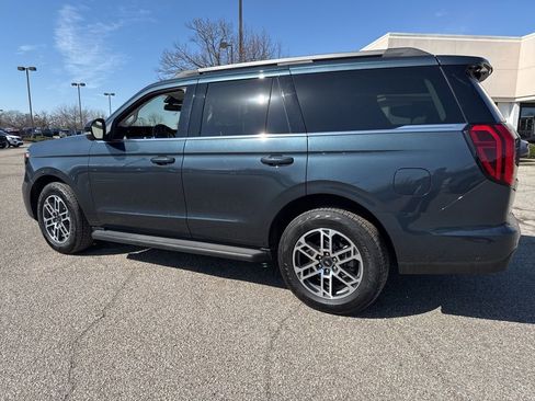 Used 2025 Ford Expedition Active image 10