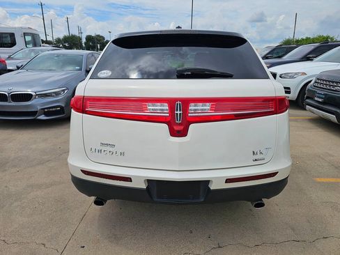 Used 2013 Lincoln MKT AWD image 5