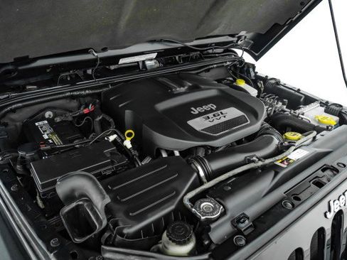 Used 2012 Jeep Wrangler Rubicon image 40