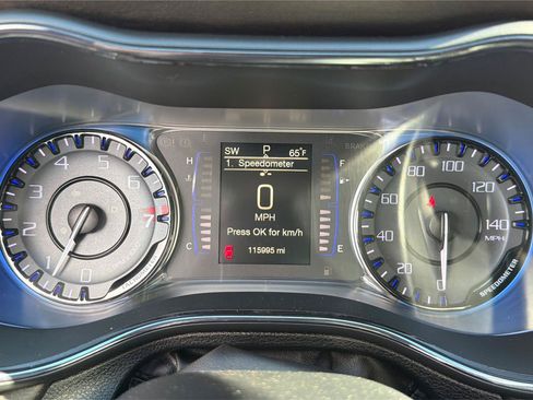 Used 2016 Chrysler 200 S AWD/4WD image 15
