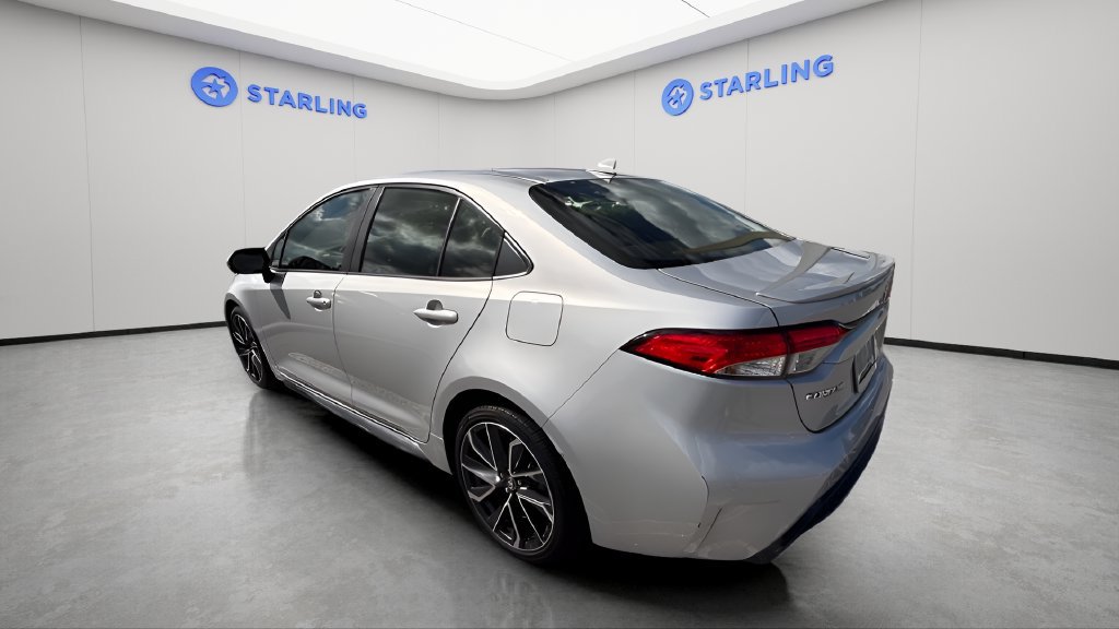Used 2022 Toyota Corolla SE FWD image 2