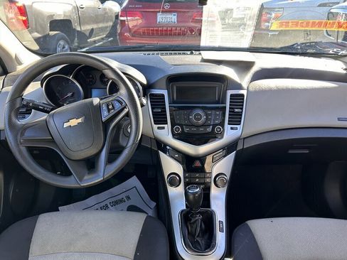 Used 2016 Chevrolet Cruze LS image 29