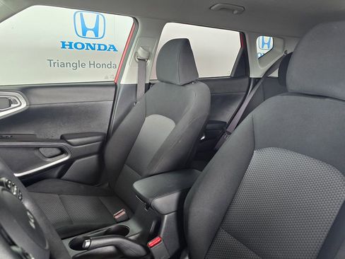 Used 2025 Kia Soul LX FWD image 10