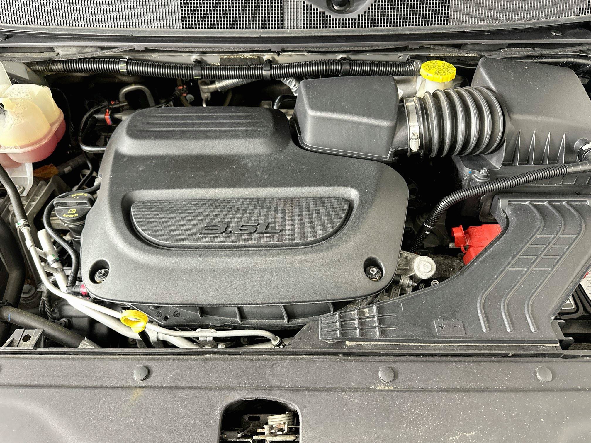 Used 2025 Chrysler Pacifica Select FWD image 34