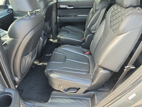 Used 2022 Hyundai Palisade Limited FWD image 17