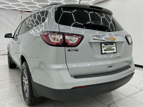 Used 2015 Chevrolet Traverse LT FWD image 9