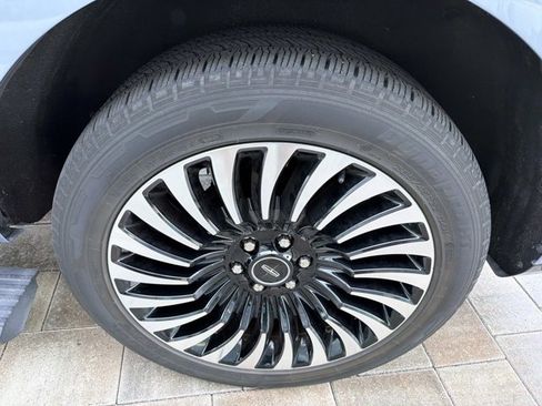 Used 2019 Lincoln Navigator Black Label w/ Cargo Package AWD/4WD image 35