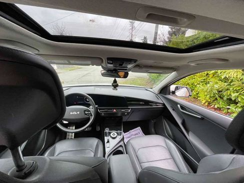 Used 2023 Kia Niro Wave w/ Wave Preserve Package FWD image 14