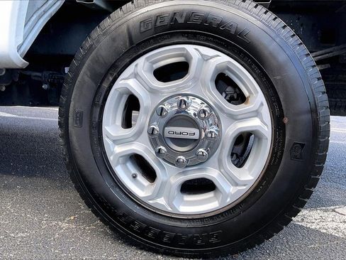 Used 2025 Ford F250 XLT image 32