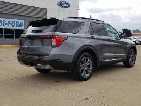 Certified 2025 Ford Explorer Active w/ Active Comfort Package AWD/4WD image 2