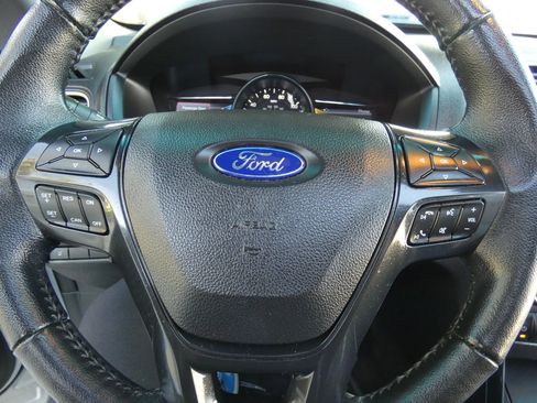Used 2017 Ford Explorer XLT w/ Equipment Group 202A image 60