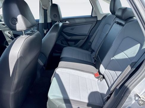 Used 2025 Volkswagen Jetta SE FWD image 22