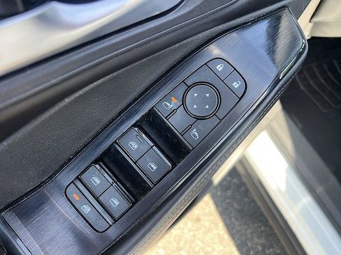 Certified 2025 Nissan Rogue SV AWD/4WD image 20