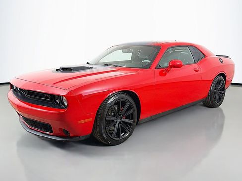 Used 2015 Dodge Challenger R/T Plus RWD image 8
