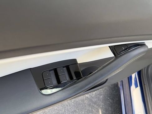Used 2018 Tesla Model 3 Mid Range RWD image 10