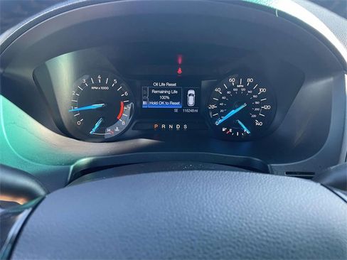 Used 2016 Ford Explorer XLT image 14