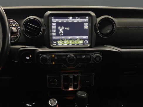 Used 2022 Jeep Gladiator Overland image 7