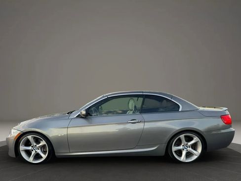 Used 2011 BMW 335i Convertible RWD image 15