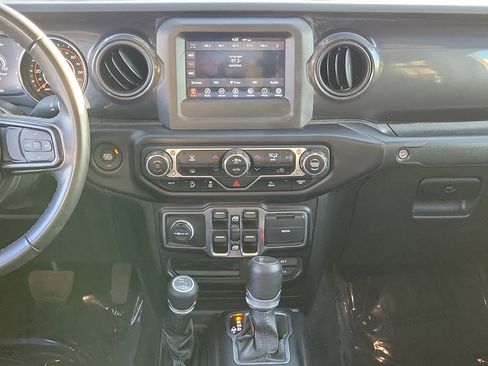 Used 2022 Jeep Gladiator Sport image 19