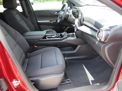 Used 2026 Chevrolet Equinox LT FWD image 10