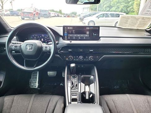 Used 2025 Honda Accord Sport image 36