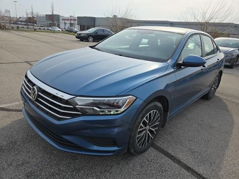 Used 2021 Volkswagen Jetta SE w/ SE Cold Weather Package image 1